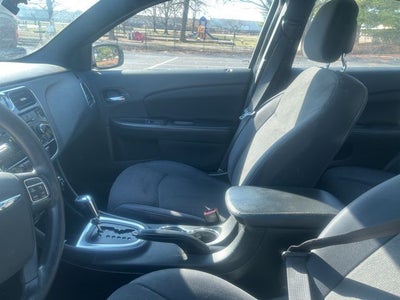 2014 Chrysler 200 LX