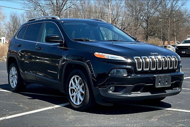 Used 2018 Jeep Cherokee Latitude with VIN 1C4PJLCB9JD616042 for sale in Springfield, MO