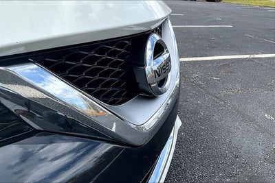 2017 Nissan Maxima SR