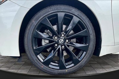 2017 Nissan Maxima SR