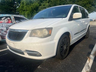 2014 Chrysler Town &amp; Country S