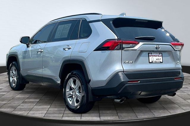 2022 Toyota RAV4 Hybrid XLE