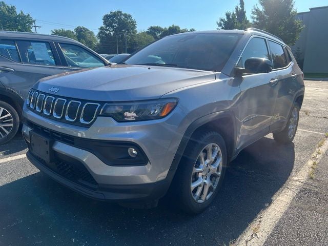 2022 Jeep Compass Latitude Lux