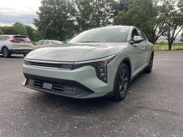 2025 Kia K4 LXS AT's photo