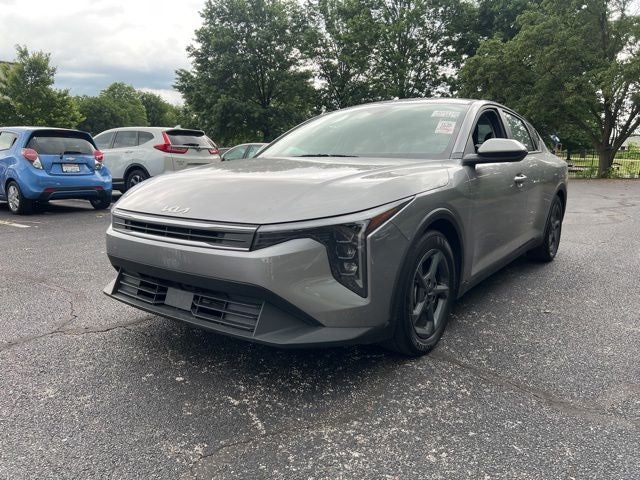 2025 Kia K4 LXS AT's photo