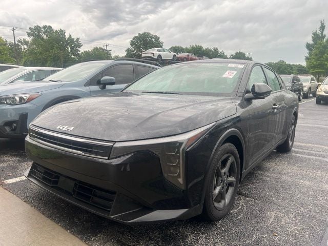 2025 Kia K4 LXS AT's photo