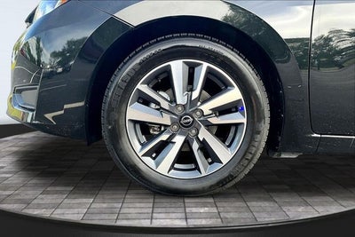 2023 Nissan Versa 1.6 SV