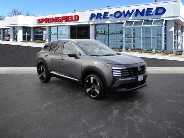 2025 Nissan Kicks SR