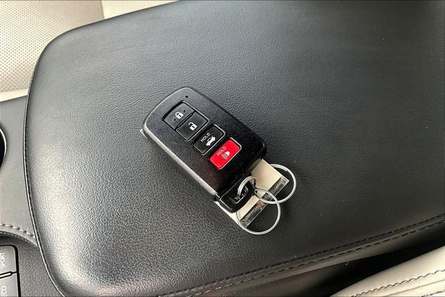 2018 Toyota Avalon Hybrid Limited