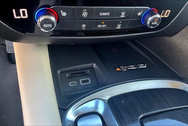 2024 Buick Enclave Essence