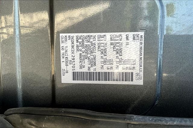 2025 Nissan Pathfinder SV