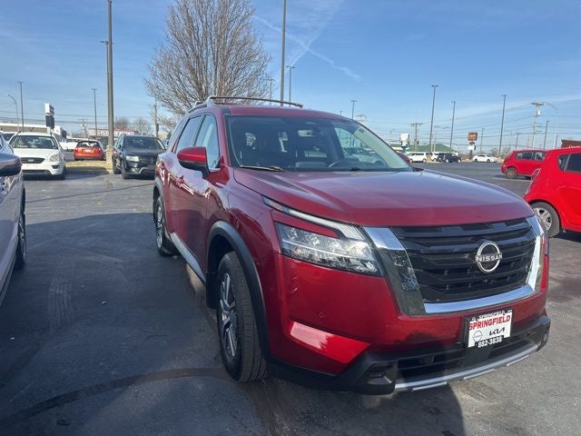 2024 Nissan Pathfinder SL