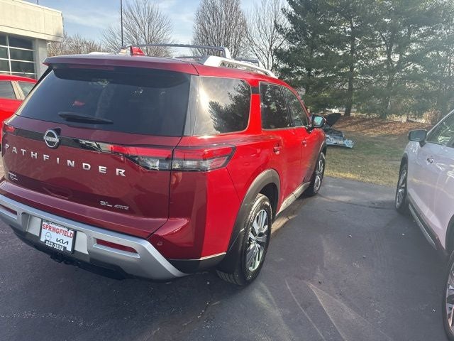 2024 Nissan Pathfinder SL