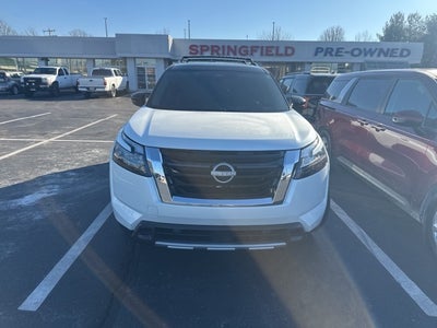2025 Nissan Pathfinder Platinum
