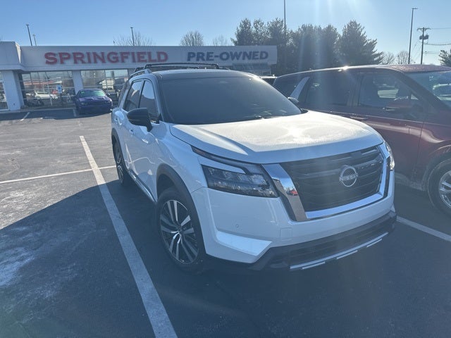 2025 Nissan Pathfinder Platinum