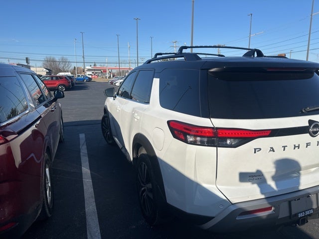 2025 Nissan Pathfinder Platinum