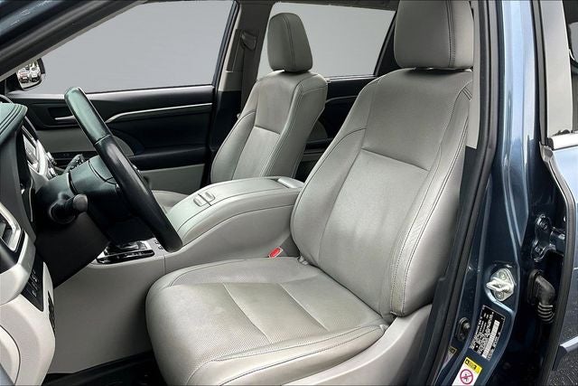 2019 Toyota Highlander Limited Platinum