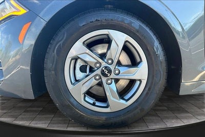2022 Kia K5 LXS