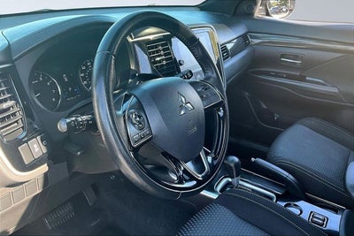 2018 Mitsubishi Outlander Base