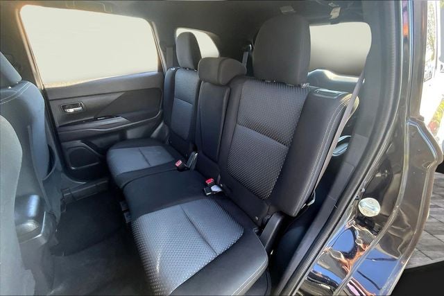 2018 Mitsubishi Outlander Base