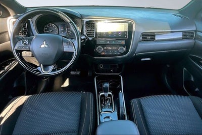 2018 Mitsubishi Outlander Base