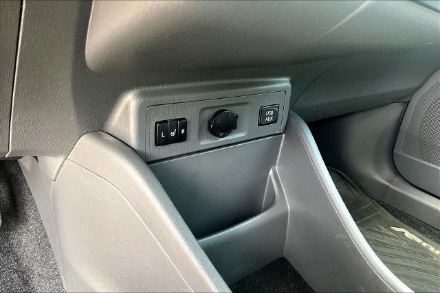 2014 Toyota Prius v Five