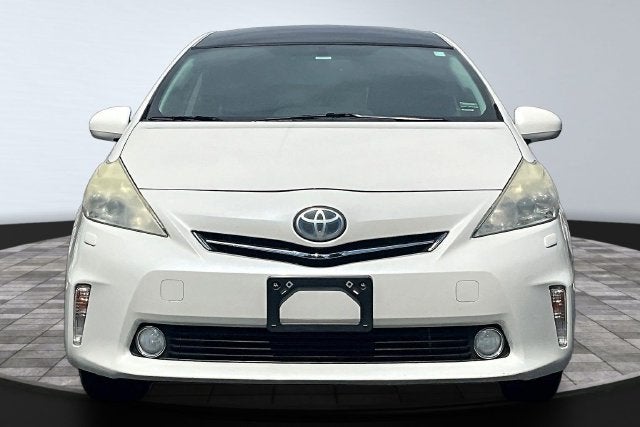 2014 Toyota Prius v Five