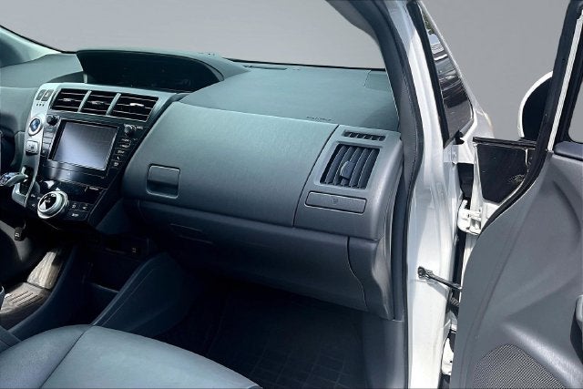 2014 Toyota Prius v Five