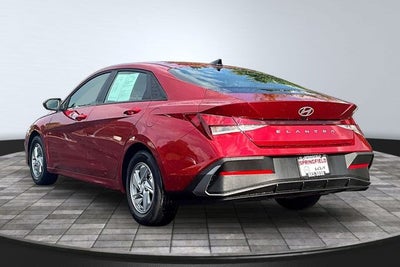 2025 Hyundai Elantra SE