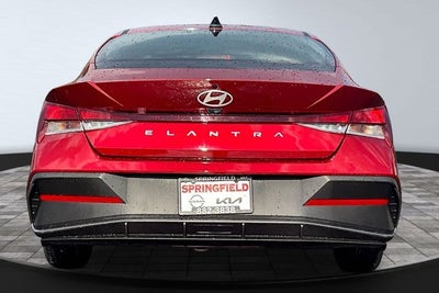 2025 Hyundai Elantra SE