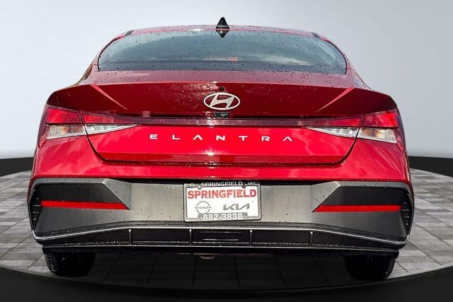 2025 Hyundai Elantra SE