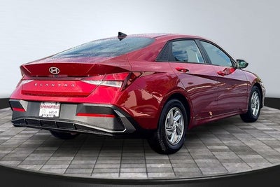 2025 Hyundai Elantra SE
