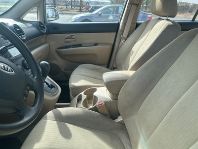 2009 Kia Rondo LX Base
