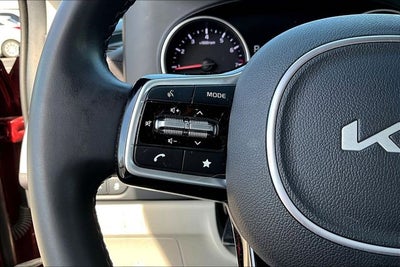 2024 Kia Carnival LX