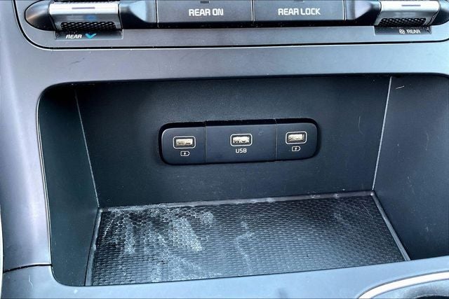 2024 Kia Carnival LX