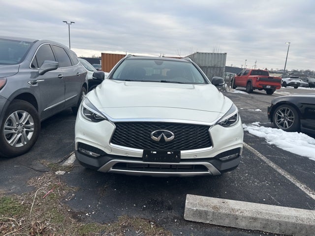 2018 INFINITI QX30 ESSENTIAL