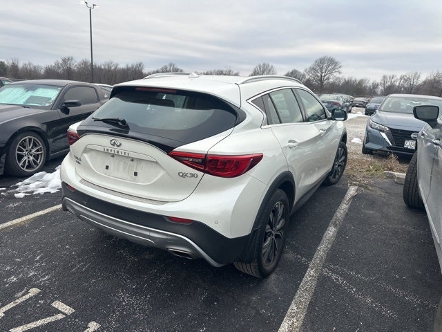 2018 INFINITI QX30 ESSENTIAL